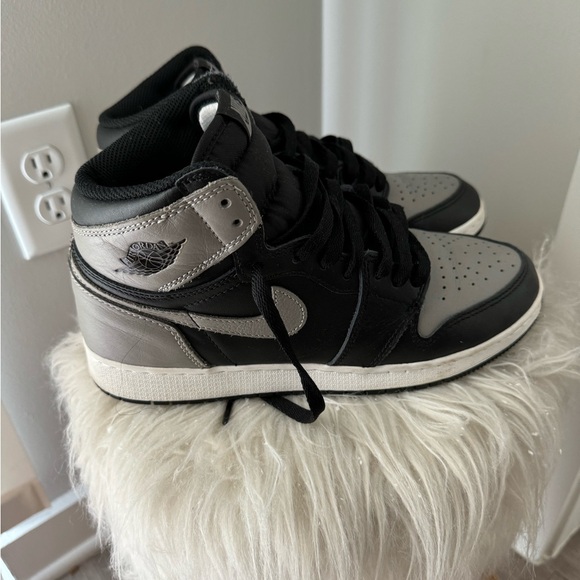 Jordan 1 Shadow Greys - Picture 1 of 4